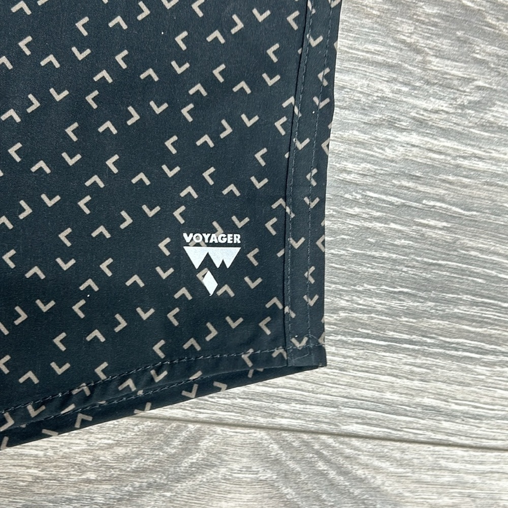 Voyager button down size XXL - Picture 5 of 8